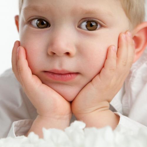 Portrait d'enfant en studio à Saint Martin de Fontenay