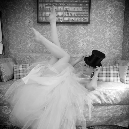 Photo de mariage boudoir préparatifs au Colombier du Manoir