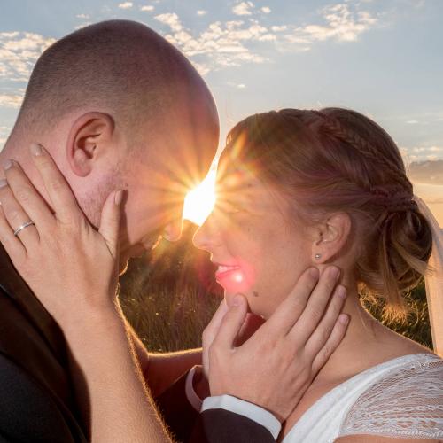 Photo d'un couple, couché de soleil